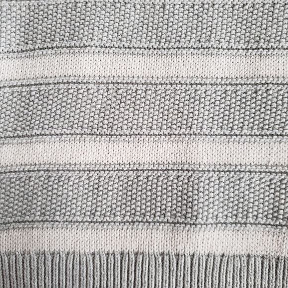 Abercrombie and Fitch Cropped Sweater - Picture 4 of 4